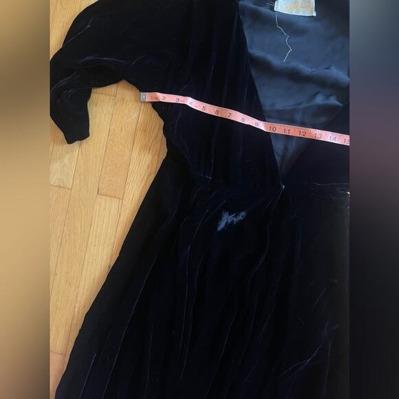 60s Vintage Black Silk Velvet Saks Fifth Ave Wrap Dress - Picture 7 of 13